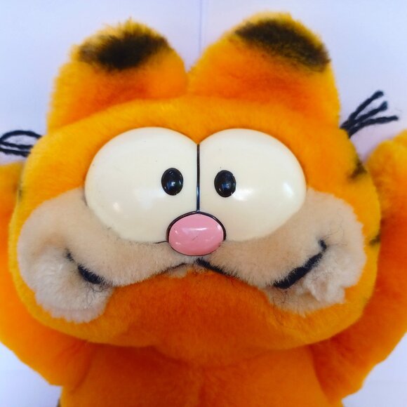 Vintage Garfield Dakin Stuffed Animal 1981 - Picture 2 of 6